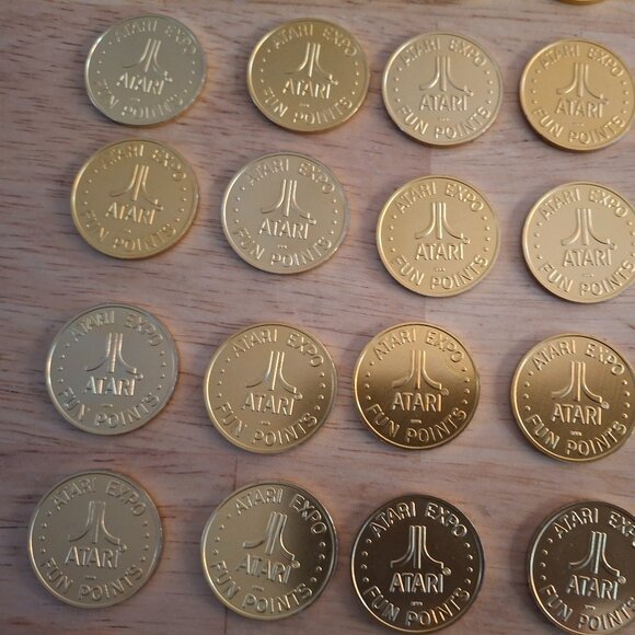 Lot of 100 Vintage Video Game Atari Expo Fun Points Gold Coin Tokens - Picture 4 of 7